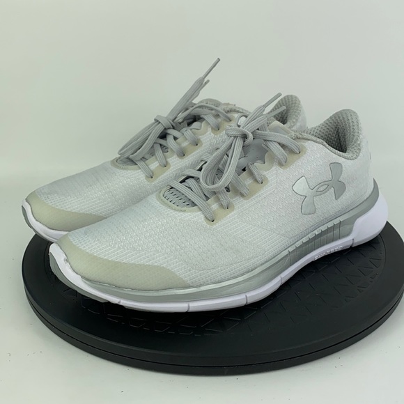 Under Armour Charged Lightening Silver Running Shoes 1285494-004 Women's Size 8 - Picture 1 of 12
